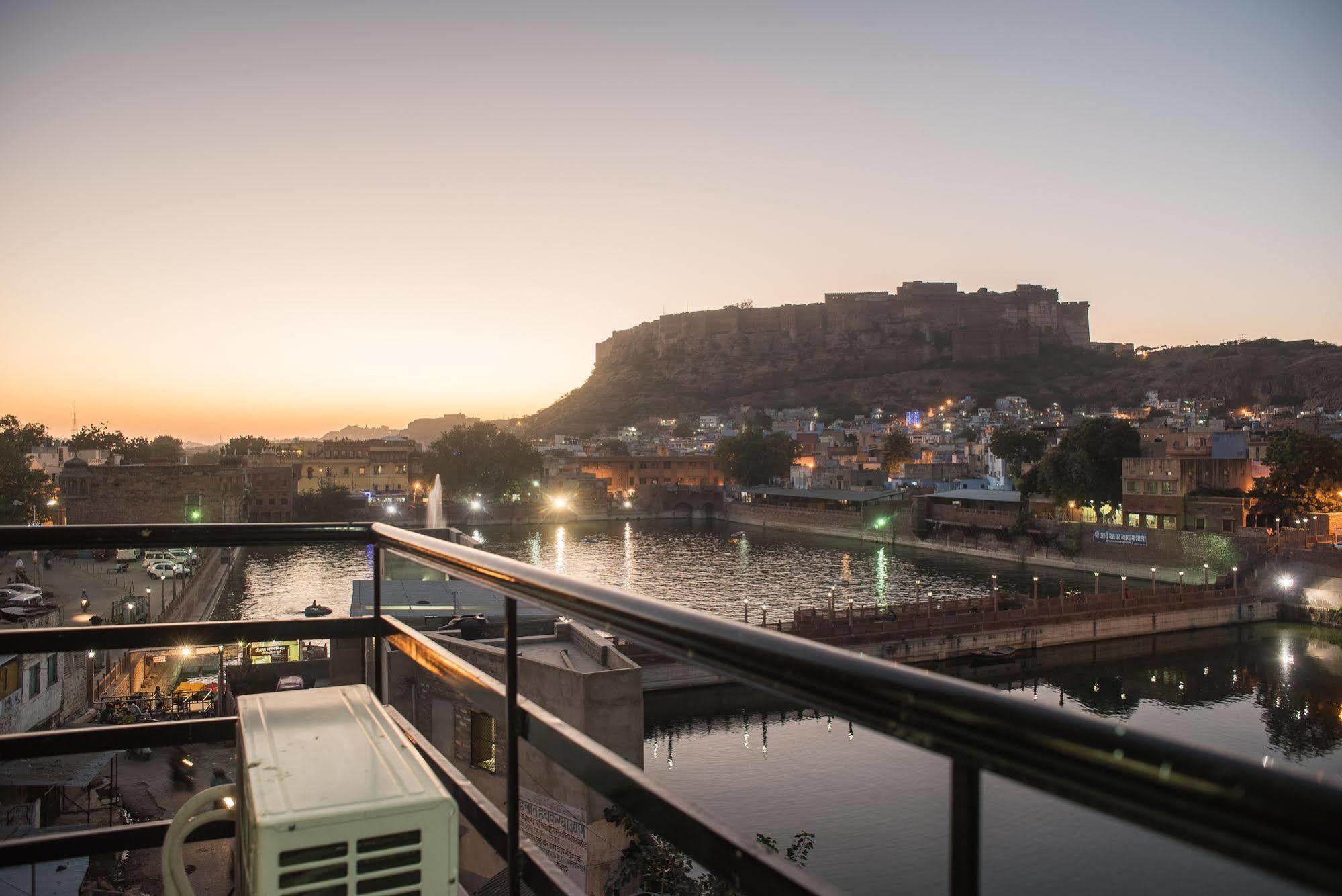 Jee Ri Haveli Hotel Джодпур Екстериор снимка