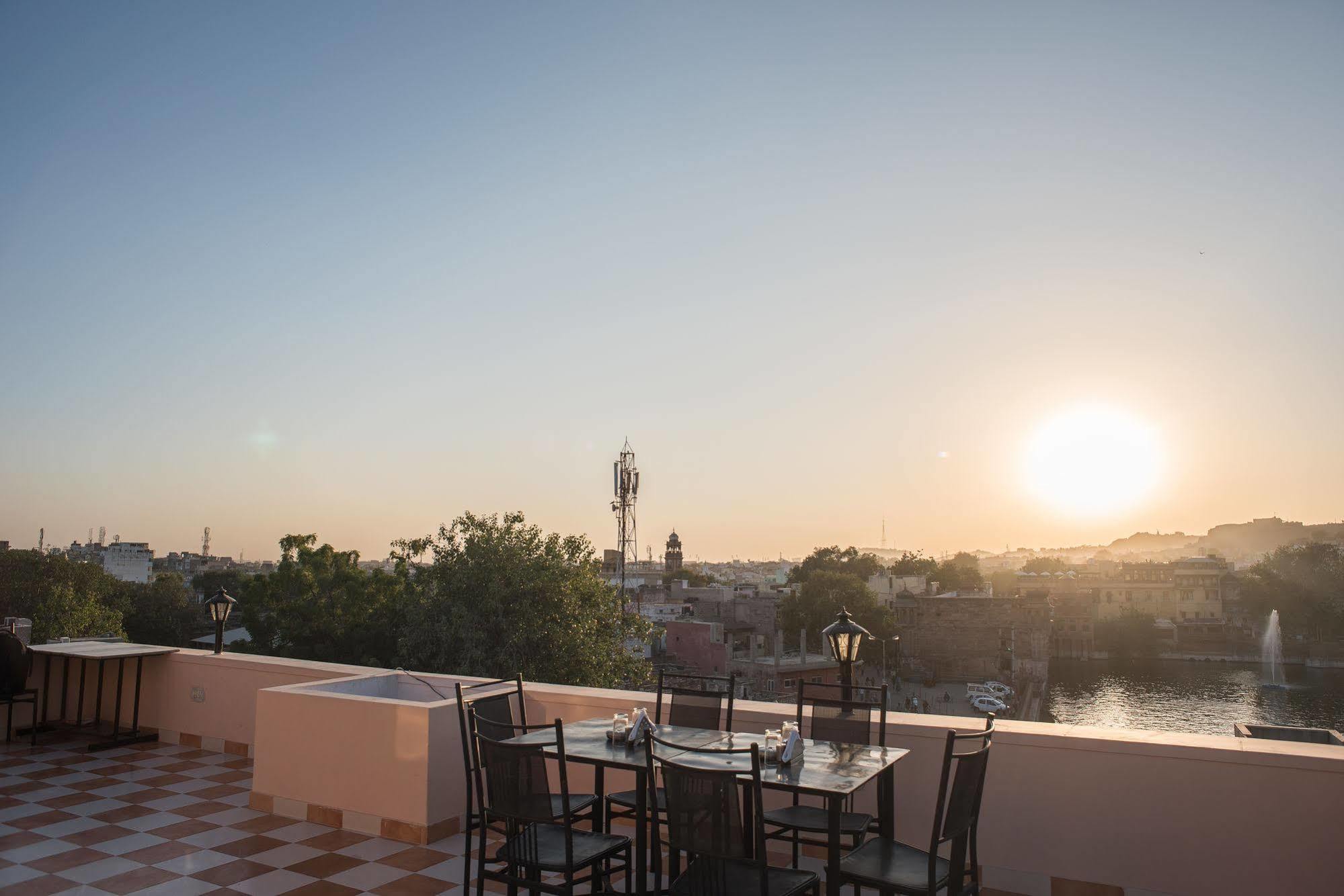 Jee Ri Haveli Hotel Джодпур Екстериор снимка