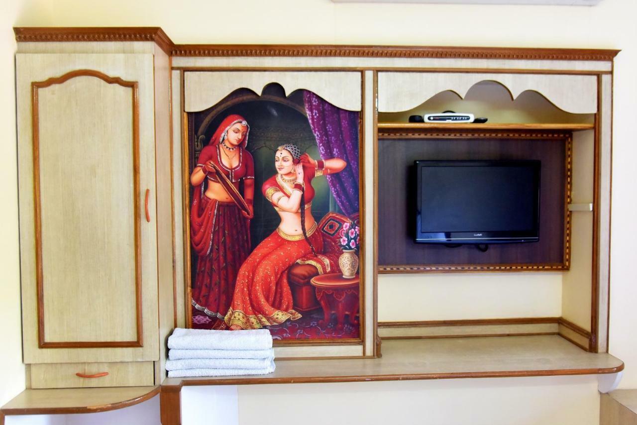 Jee Ri Haveli Hotel Джодпур Екстериор снимка